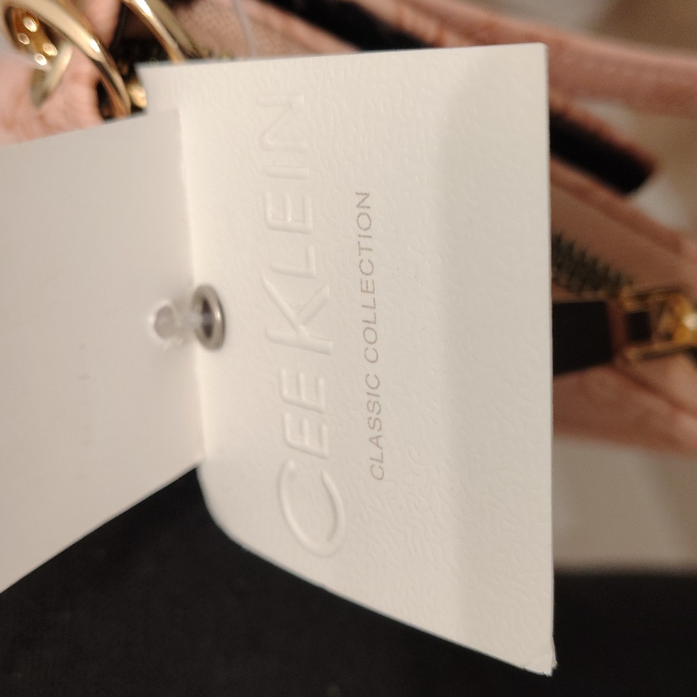 NWT CEE KLEIN Crossbody Wristlet Blush Purse Floral Embossed - Picture 4 of 13